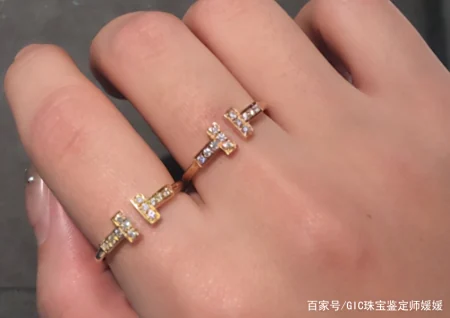 碎钻并非不值钱，身为“绿叶”的它，经过大牌的设计点缀作用非凡 